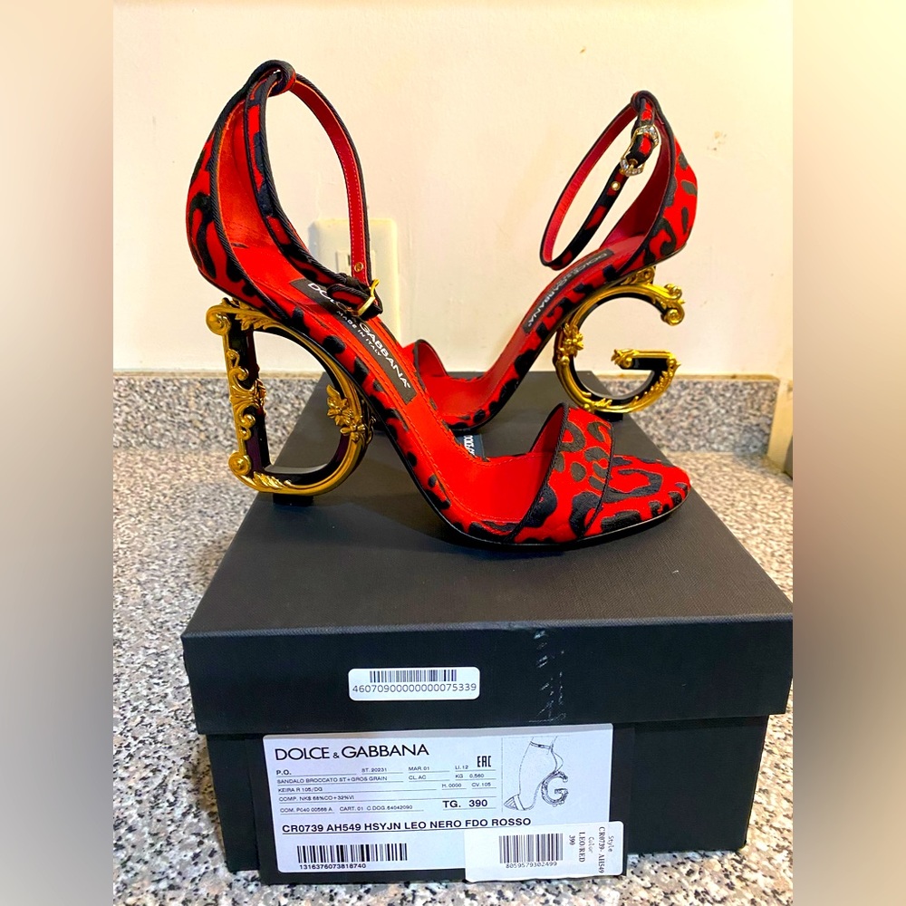BRAND NEW NEVER WORN Dolce&Gabbana
DG Leopard Baroque-Heel Sandals